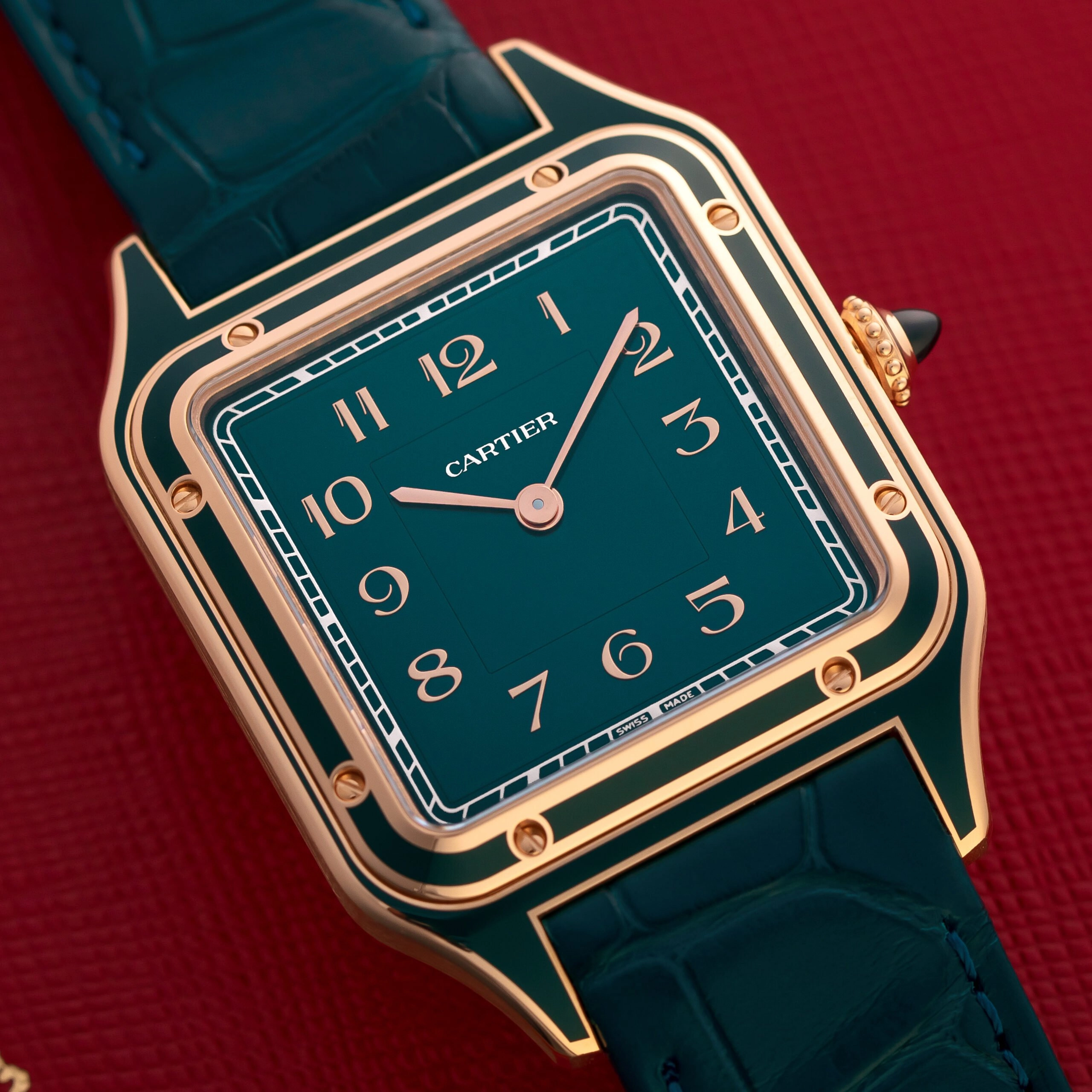 The Blue and Gold Banquet You’ve Waited For: Cartier Santos-Dumont Ref. WGSA0098