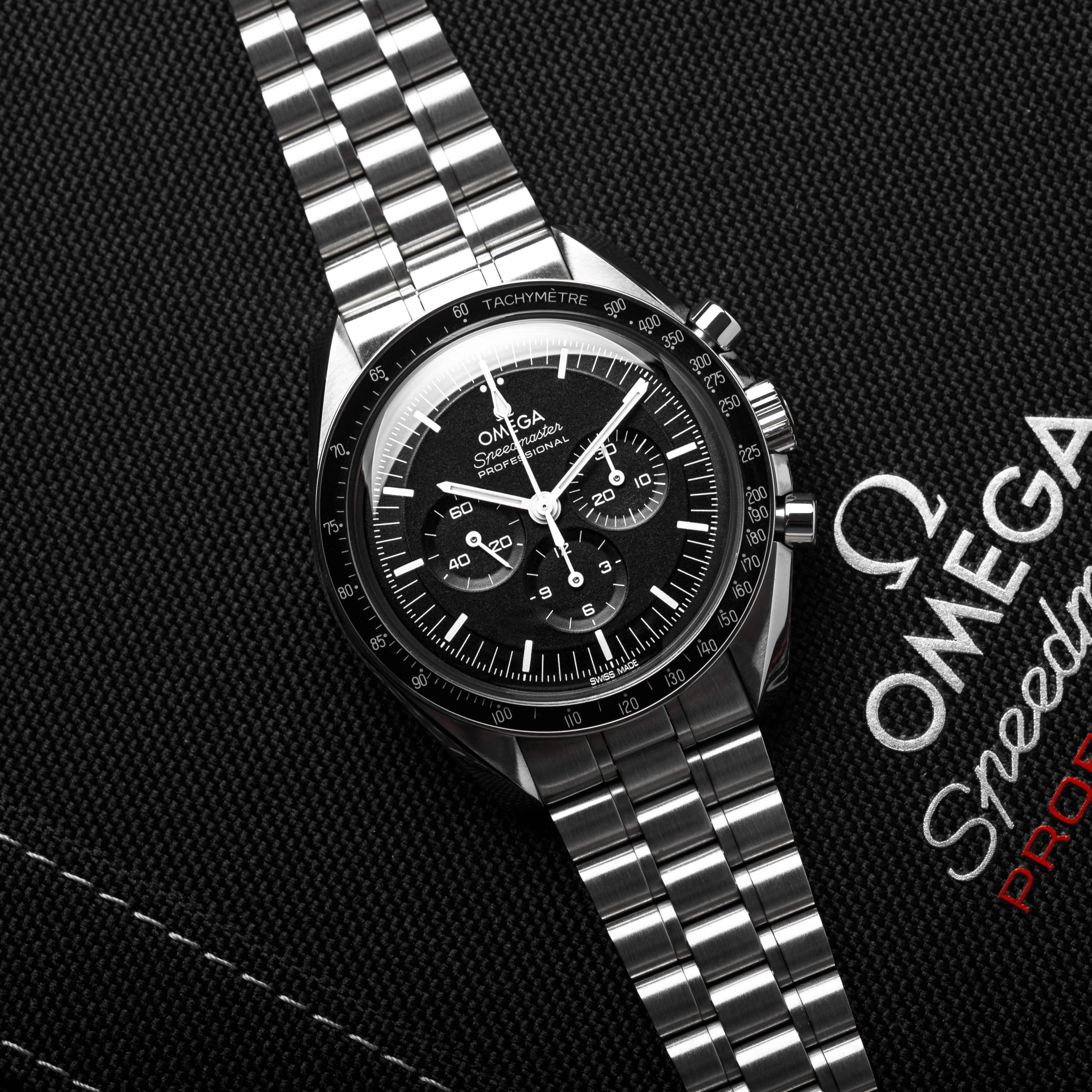 A Quick Guide To The Omega Speedmaster with 5 Top Watches 